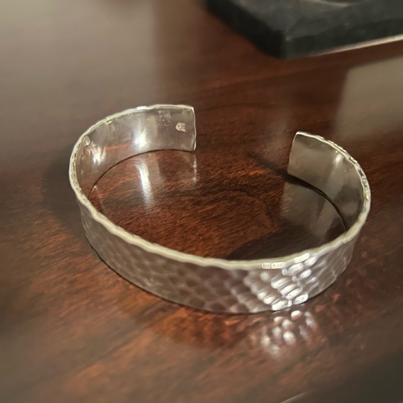 Silpada Sterling Silver Hammered Cuff Bracelet B0851 Retired - Picture 4 of 4